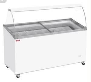 Conservateur comptoir à glaces, 467 litres, couvercles coulissants sur roulettes avec vitres bombées , capacité 8 bacs